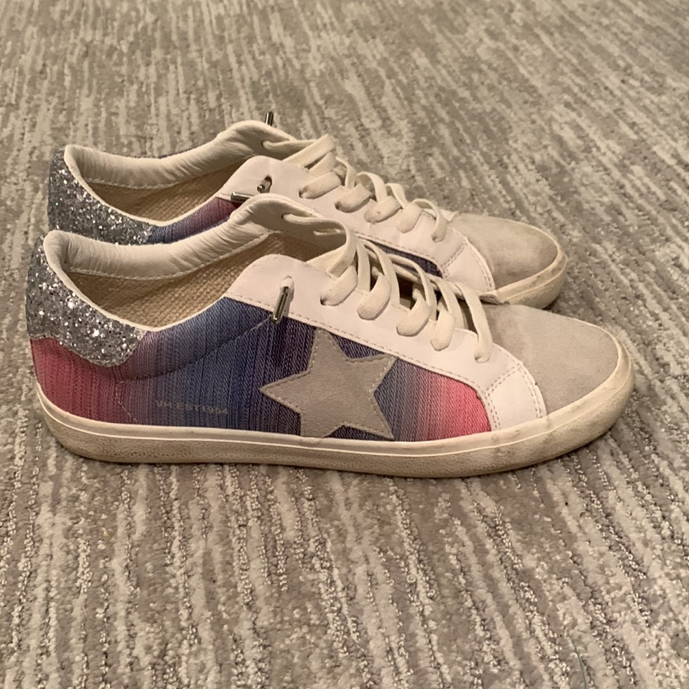 Vintage Havana- women’s size 10 star sneakers